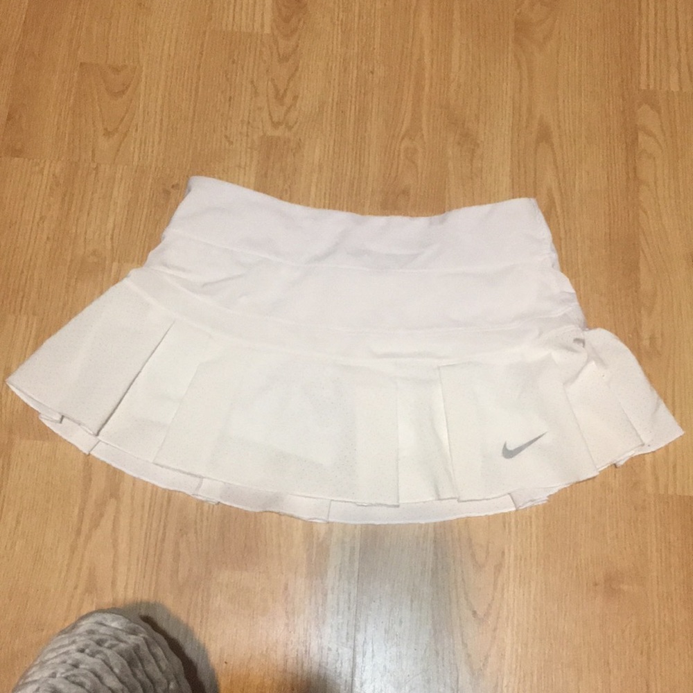 White Nike DriFit Tennis Skirt Size Small